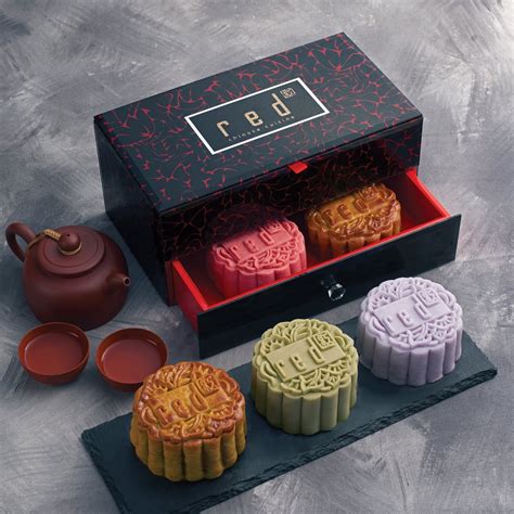 The Most Luxurious Mooncakes for Mid